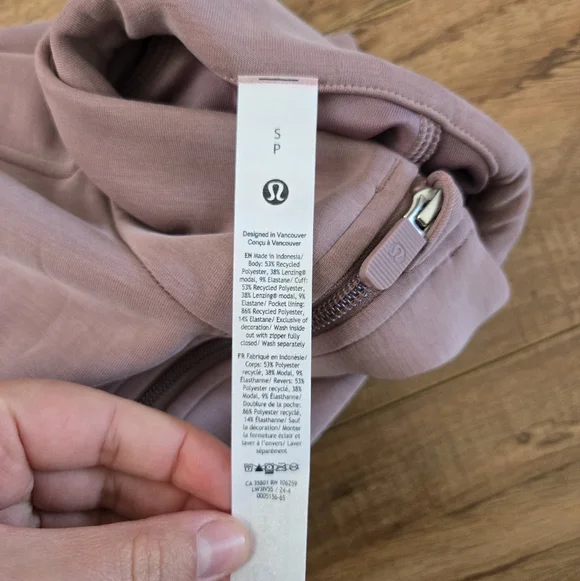 Lululemon Softstreme Cinch-Waist Full-Zip Jacket in size Small, Twilight Rose - Picture 4 of 5